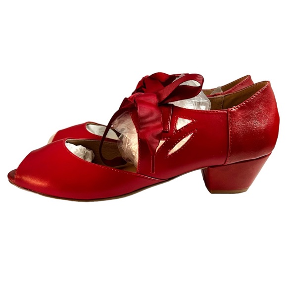 Chelsea Crew Sonia Cherry Red Retro Peep Toe Heel Sandals, Size 7.5 - New In Box - Picture 4 of 12